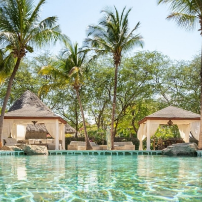Alt de Pool and Balinese beds at Billionaire Resort & Retreat